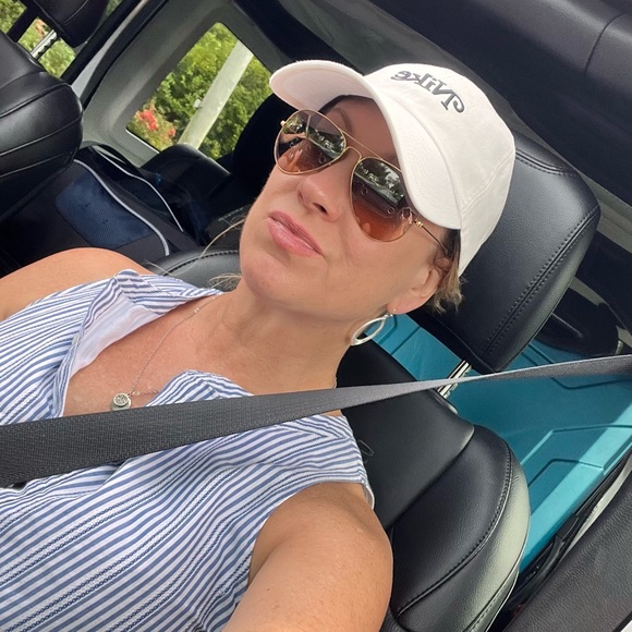 Meet your Posher - Picture 1 of 1